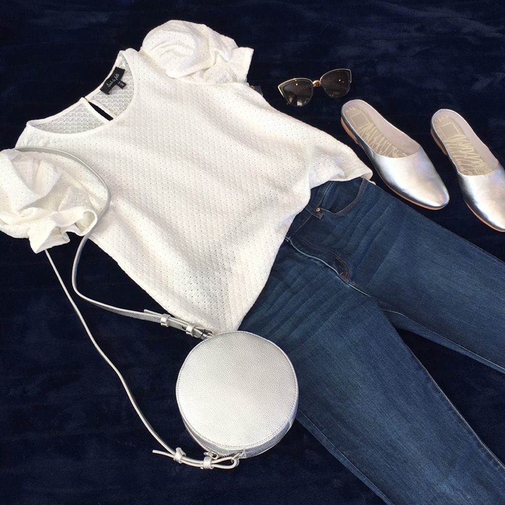 NWT White Textured Short Sleeve Crewneck Top - Picture 5 of 16